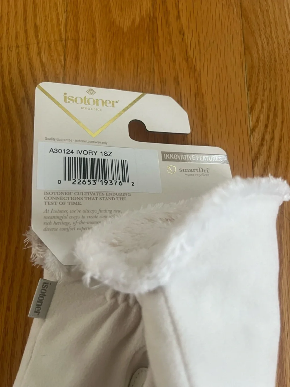 Isotoner White Water-Repellent SmartDri Women's Gloves - Picture 3 of 3